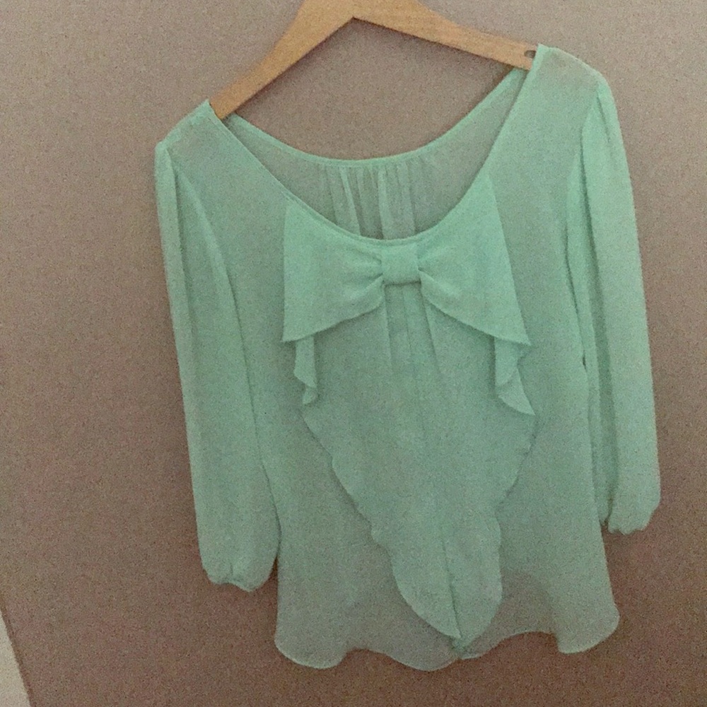 BOW BACK TOP - Picture 3 of 3